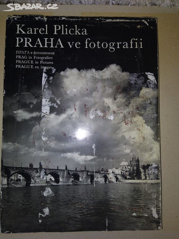 Praha kniha fotografií černobílé