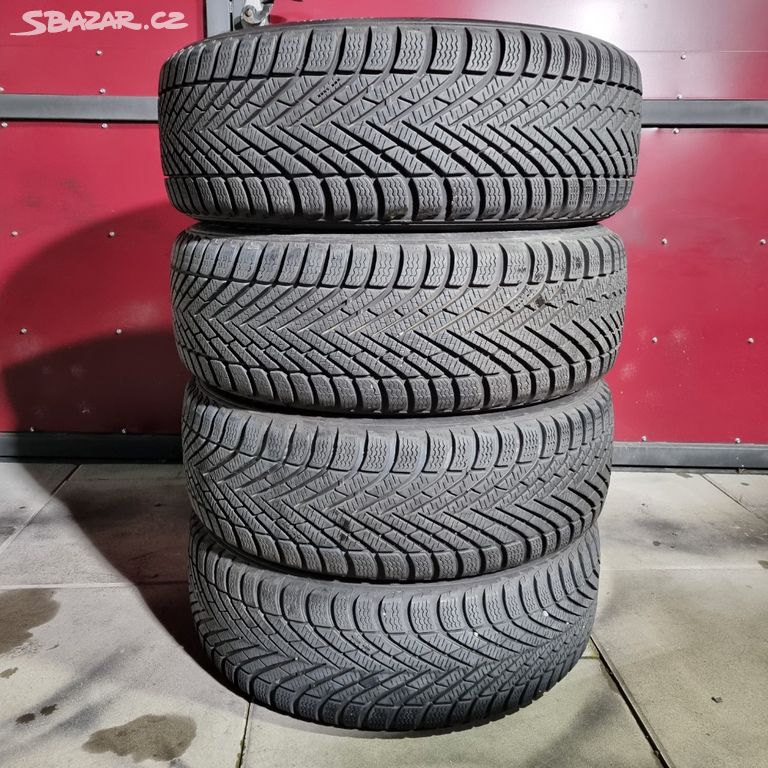 16"MÍRNĚ JETÉ ZIMNÍ PNEU 205/55,R-16" PIRELLI 4-KS