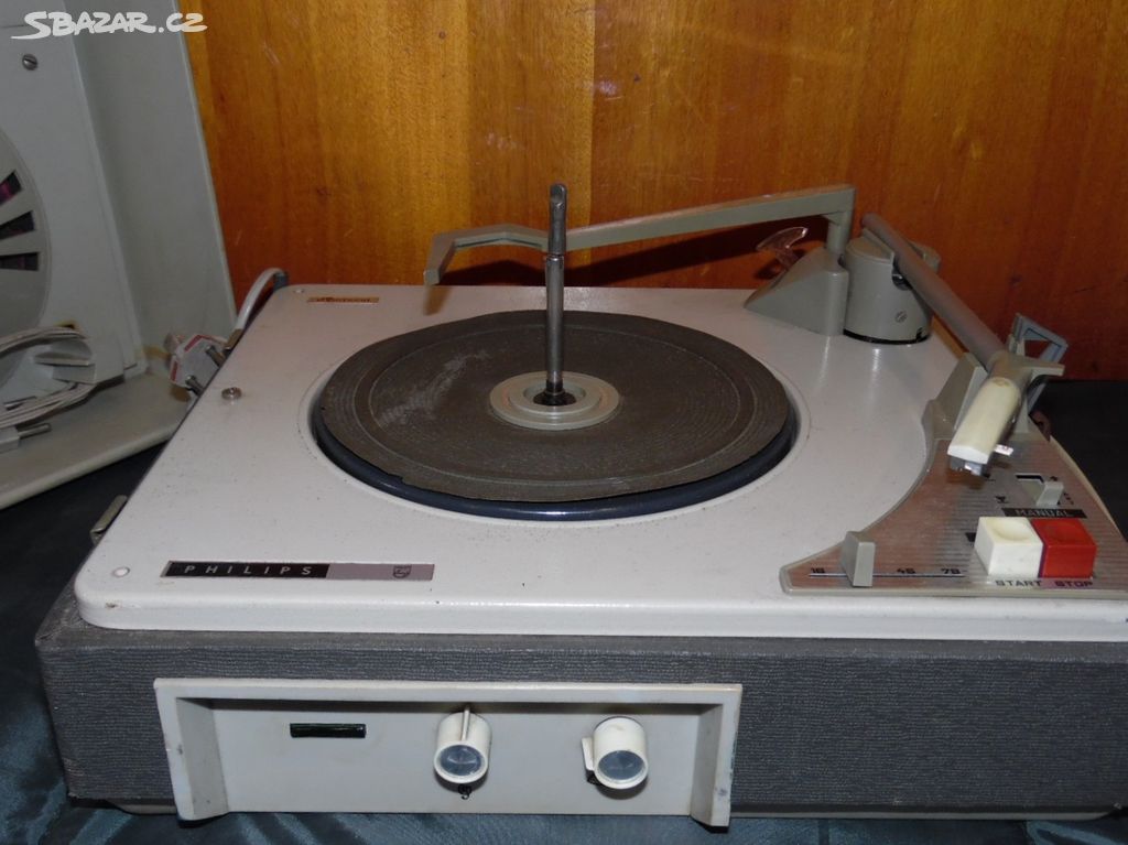 starý automatický gramofon PHILIPS AG-4025 diamond