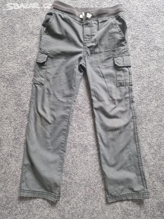 NOVÉ šedé kalhoty kapsáče na gumu vel. 7 let