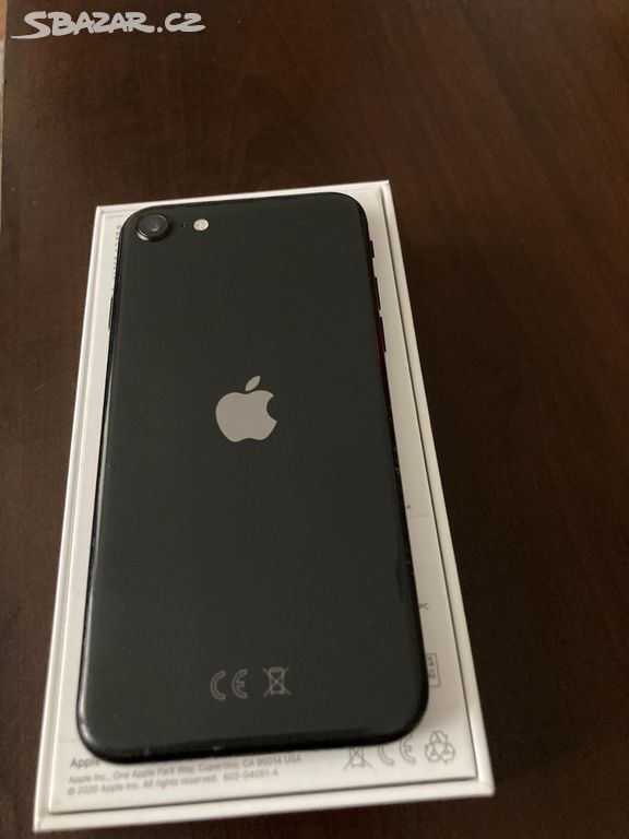 Pěkný iPhone SE - 2, 2020, black 64GB