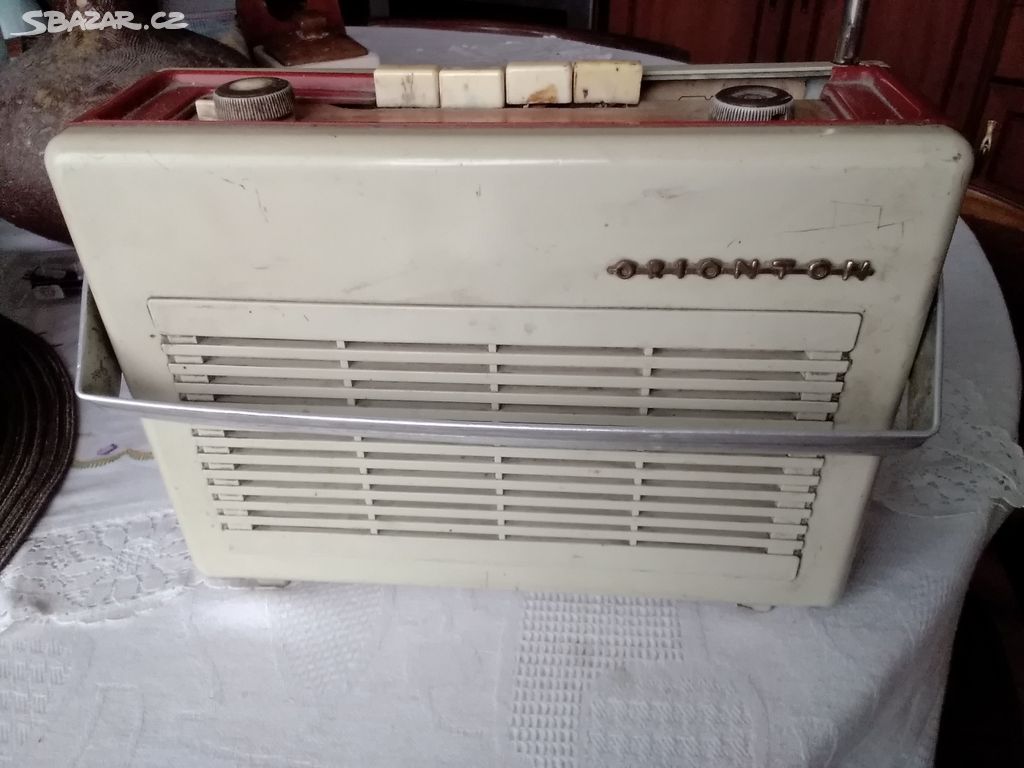 Staré tranzistorové rádio ORIONTON