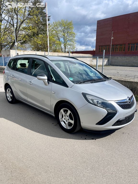 Opel Zafira Tourer 2.0cdti/96kw, pěkný vůz