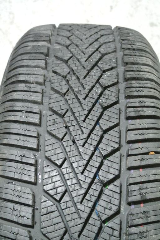 Zimní pneu Semperit 215/60/17 96H