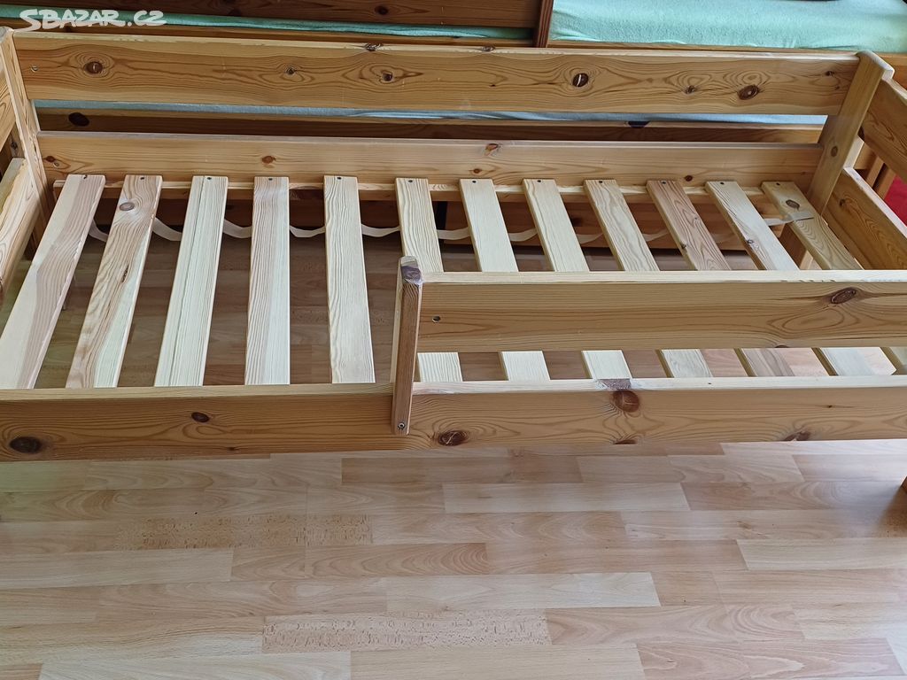 Dětská postel z masivu na rozměr matrace 160x70 cm