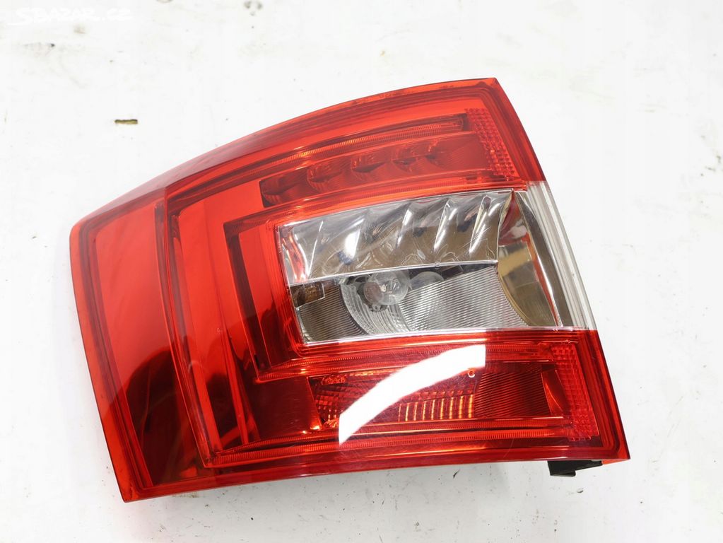 Škoda Octavia III levé zadní světlo 5E9945095A