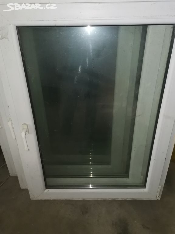 Plastova okna 90x120, sít proti hmyzu, zaluzie