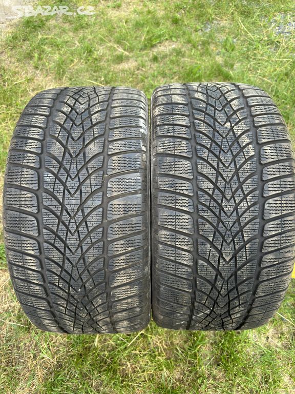 Zimní pneu 285 30 21 Dunlop 2ks
