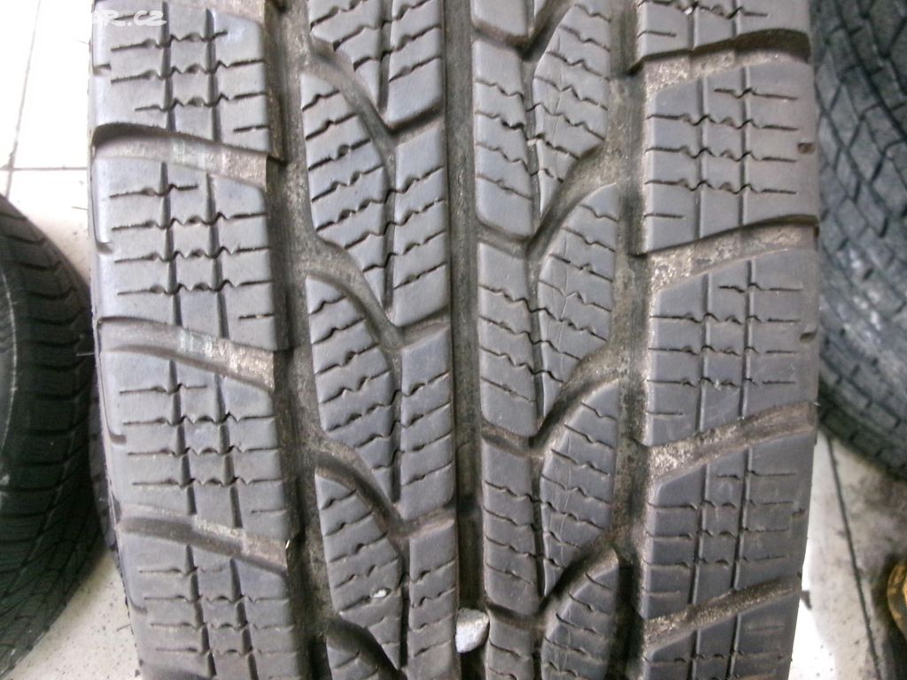 Zimní pneu GOODYEAR 205 75 16C č.14627