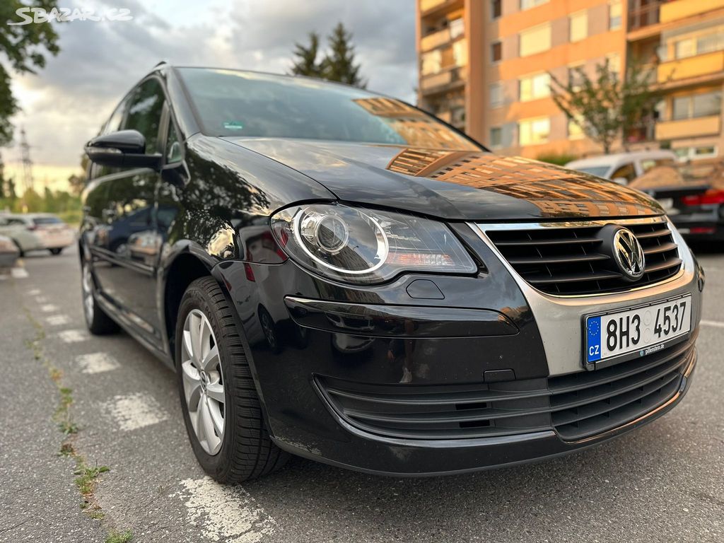 Volkswagen Touran 1.6 75kw 2009 top bez koroze