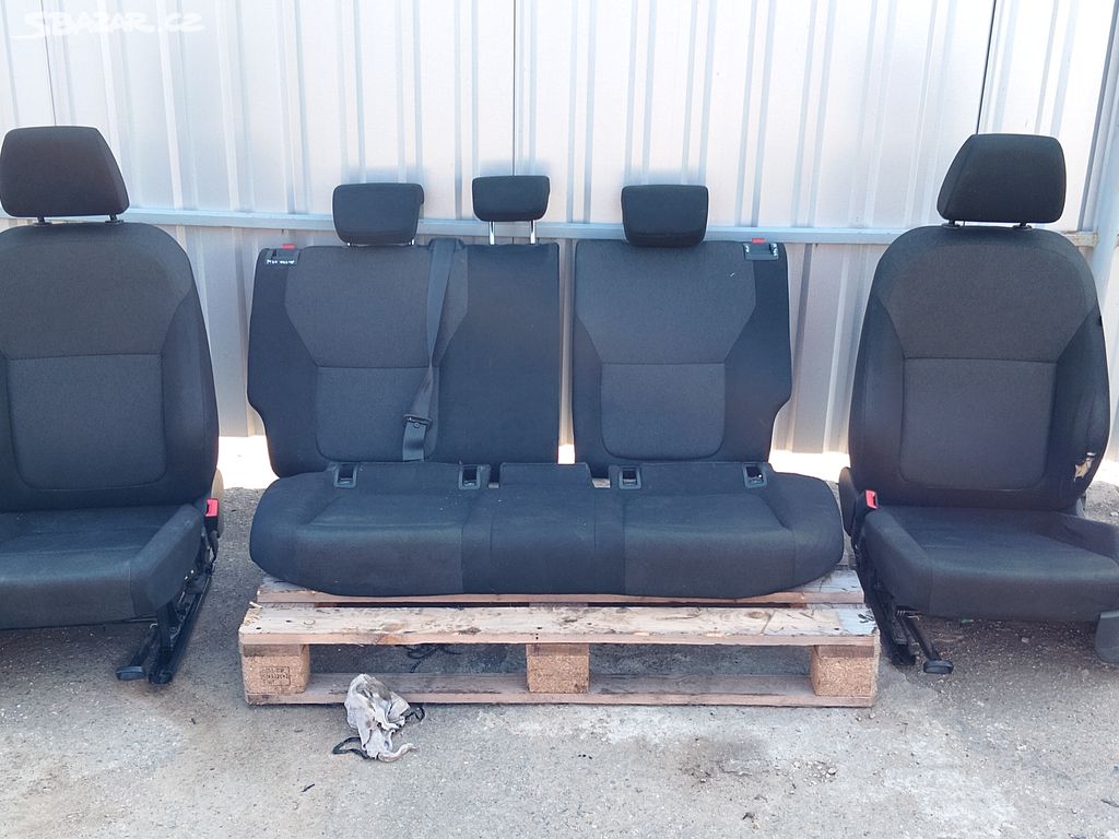 Škoda Fabia III sada látkových sedaček