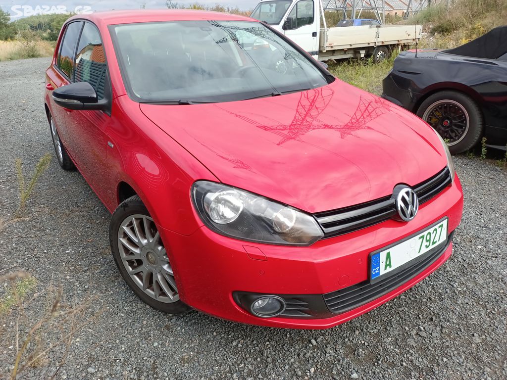 REZERVACE ! VW Golf 6 1.2 tsi 77 kw málo km! 2012