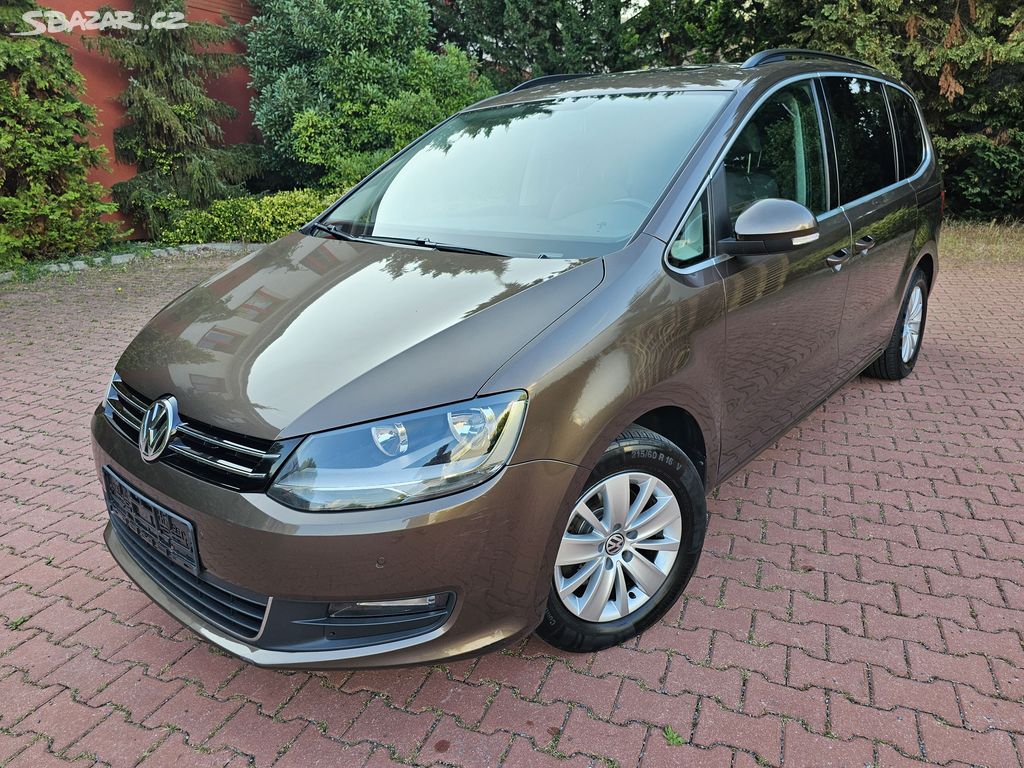 VW Sharan 2.0 TDI,7.Míst,Tažné,Navi,Serviska,Pano.