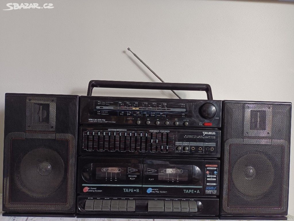 Taurus PC 100 radiomagnitofon retro kazeťák