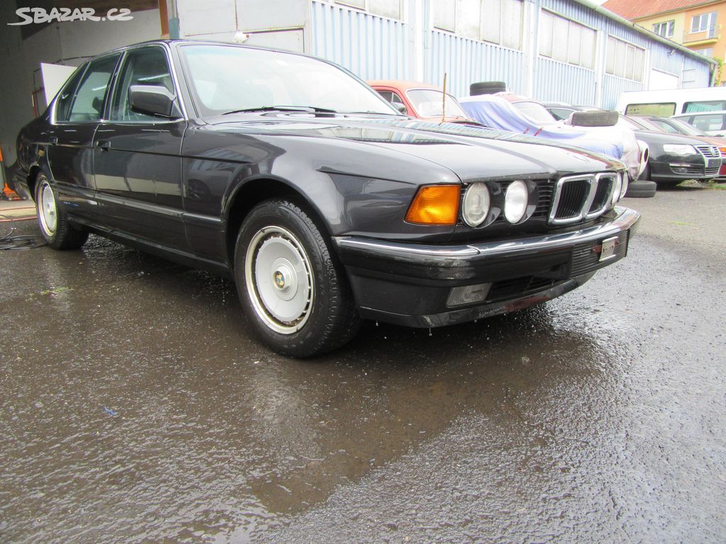 BMW E32 750 i V12, 322 t.km,2 majitel, prav.servis