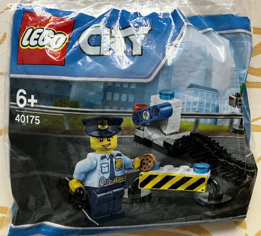 Lego City 40175 Policejní set (polybag)