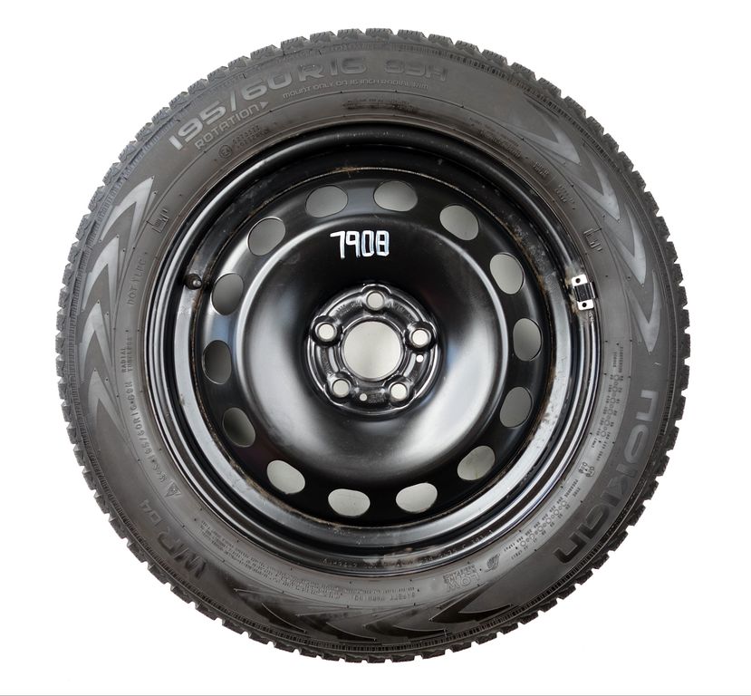 TOP Škoda Kamiq 16" Zimní kola 195/60/16 P7908