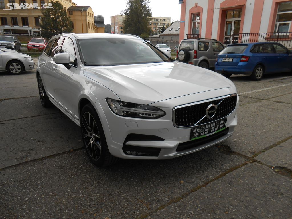 Volvo V90 CROSS COUNTRY D4 140 kW 4X4