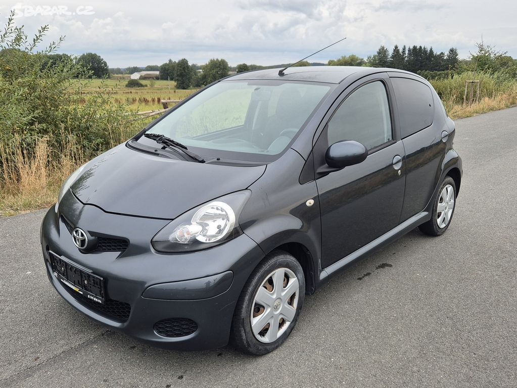 Toyota Aygo VVT-i 1.0 50kw 2011 Klima Nové STK