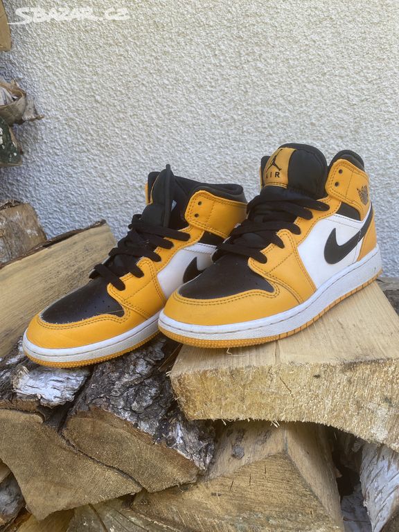 Nike Jordan 1 Mid Taxi