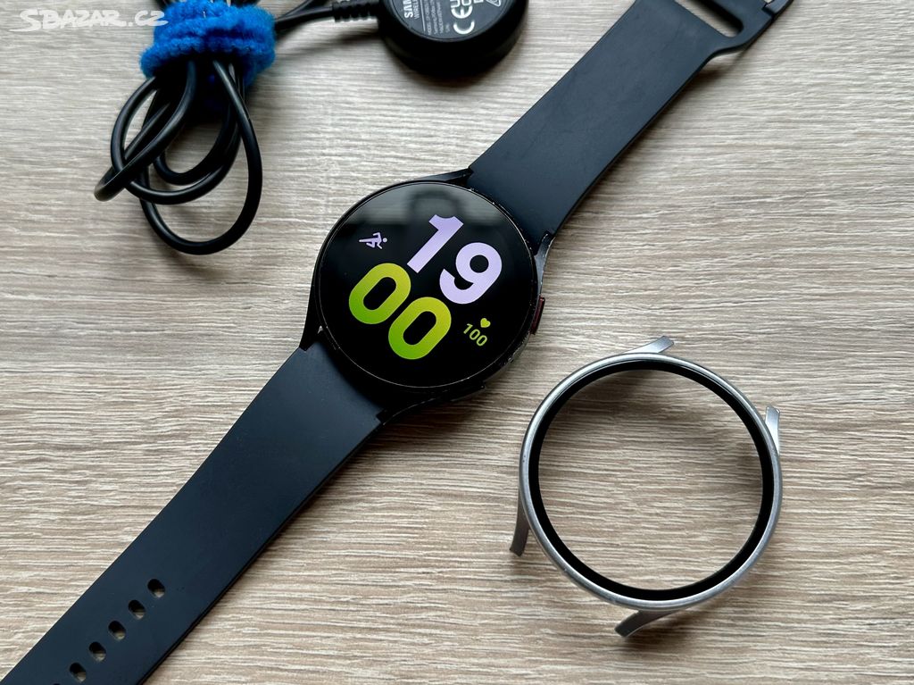 Samsung Galaxy Watch 5 44mm GPS Grafitové černé