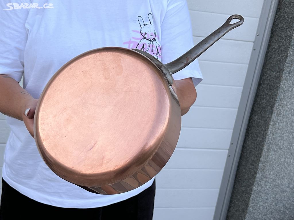 Měděná pánev starožitná vycínovaná 1,2kg Francie