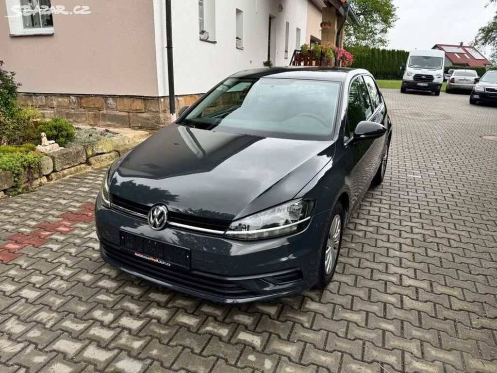 Volkswagen Golf VII 1,0TSi / 63 Kw klima benzín