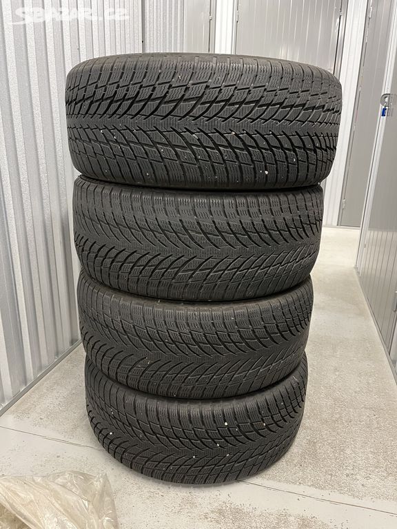 Zimń pneu Nokian 235/45 R18 4ks