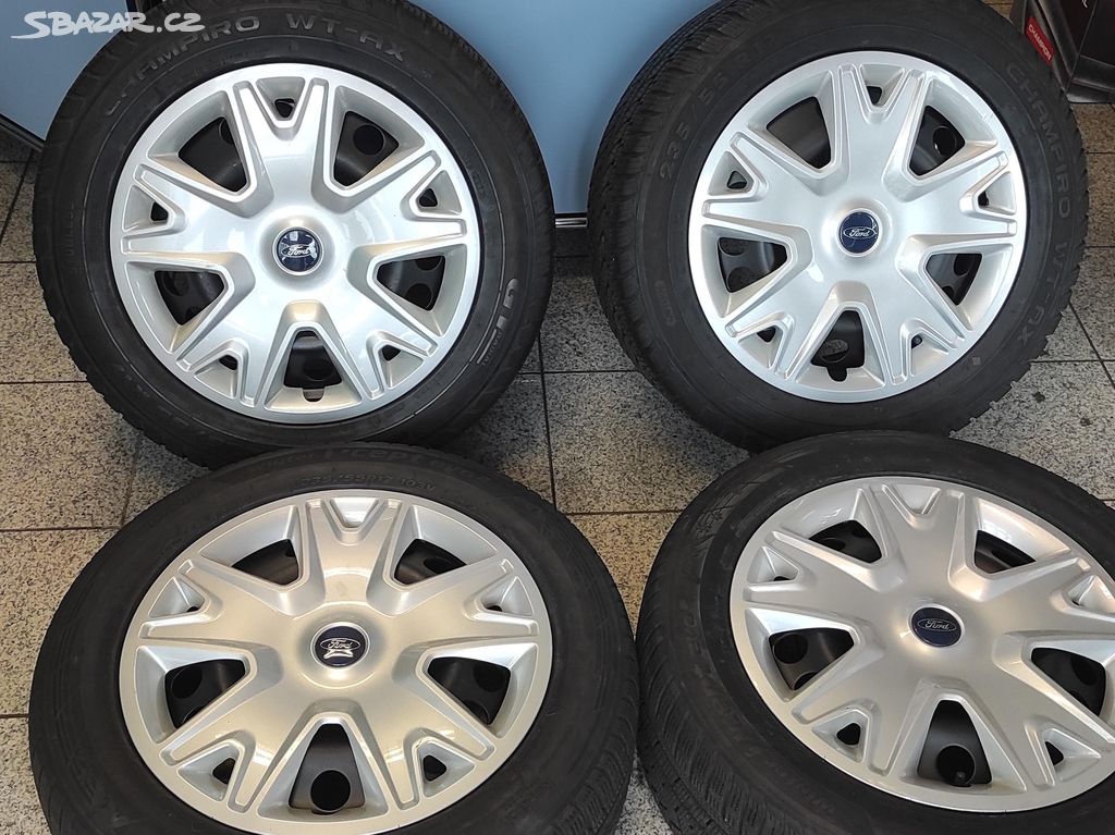 Ford Kuga 7x17 ET 55 235/55 R17 zimní sada