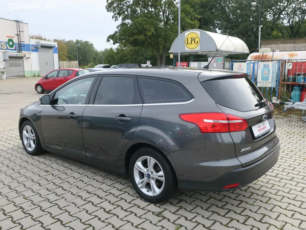 Prodám Ford Focus 1.0 i 74 kW nové STK - fotka 6