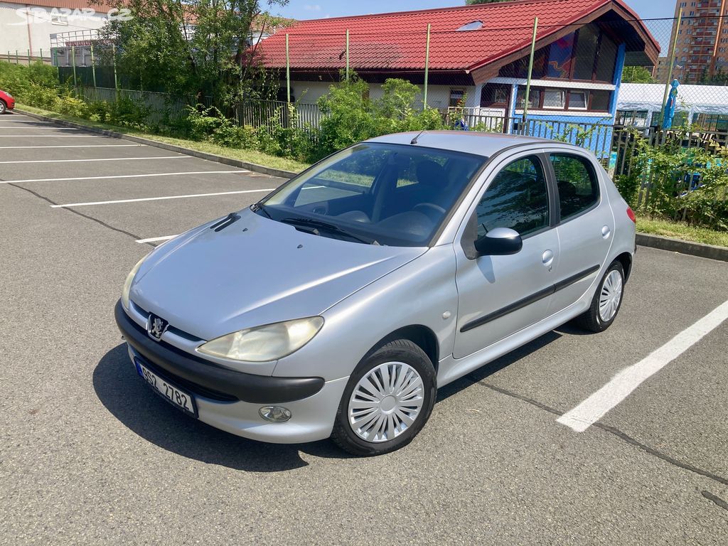 PEUGEOT 206 1,4 HDi 50kW - 2.maj ČR - Tažné