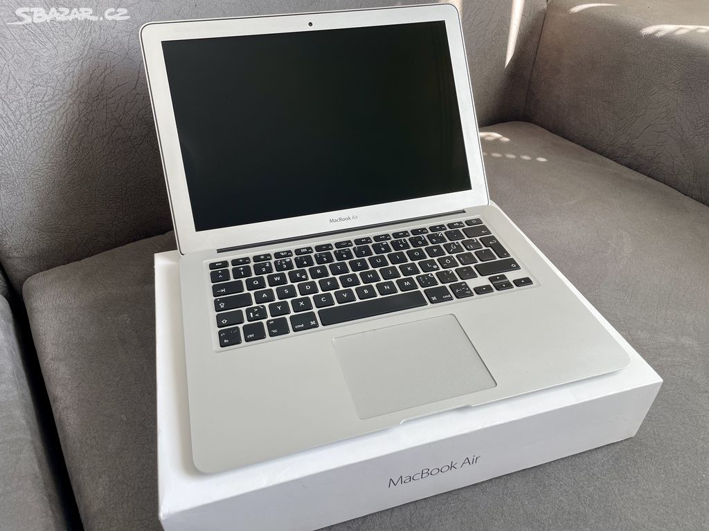 MacBook Air 13 2017 v perfektním stavu (+250GB SD)