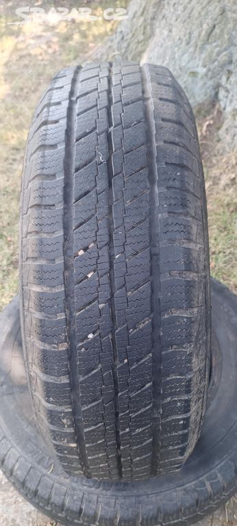 Prodám 2x zimní 195/70R15 Barum