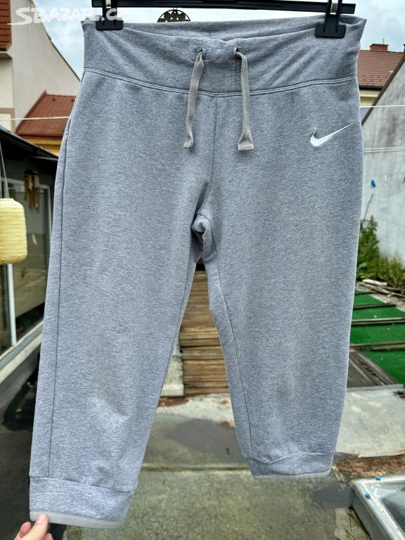 Kraťasy Nike šedé