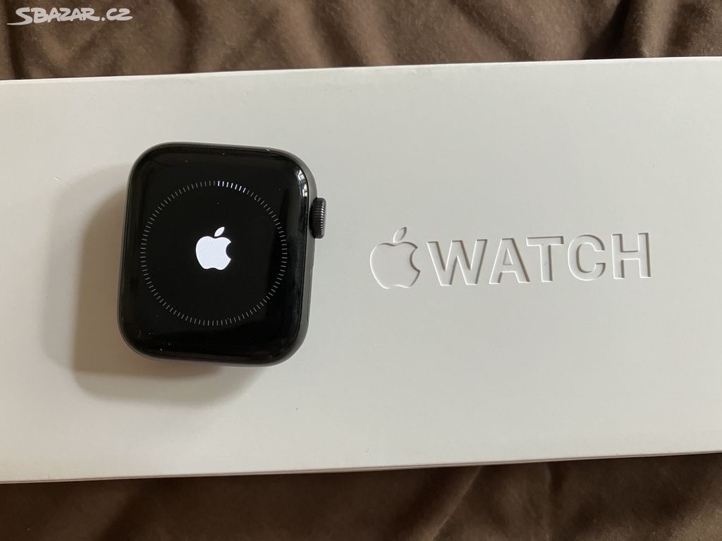 Apple Watch SE Gen 1 40mm hliníková GPS