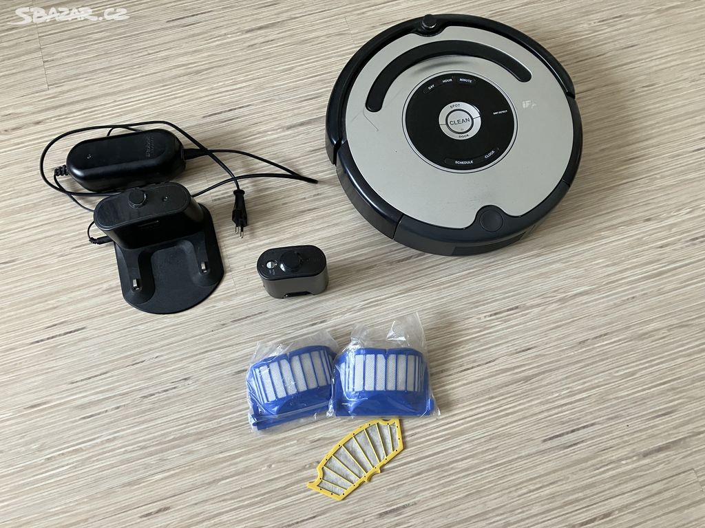 Robotický vysavač Roomba 660