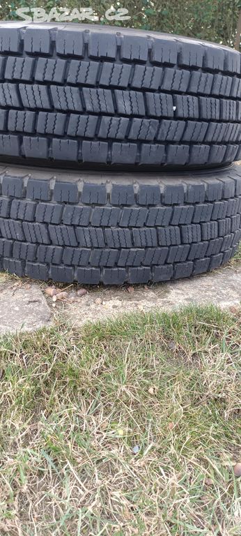 Prodám 2x zimní zátěžové 225/75R17.5 Michelin