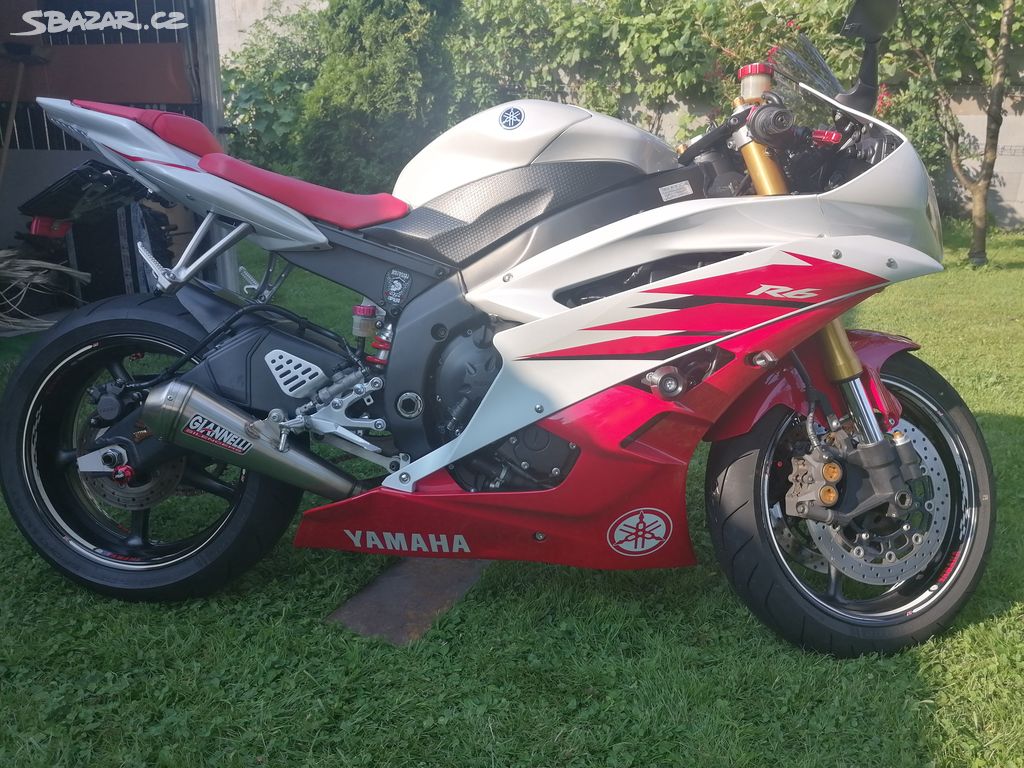 YAMAHA YZF R6