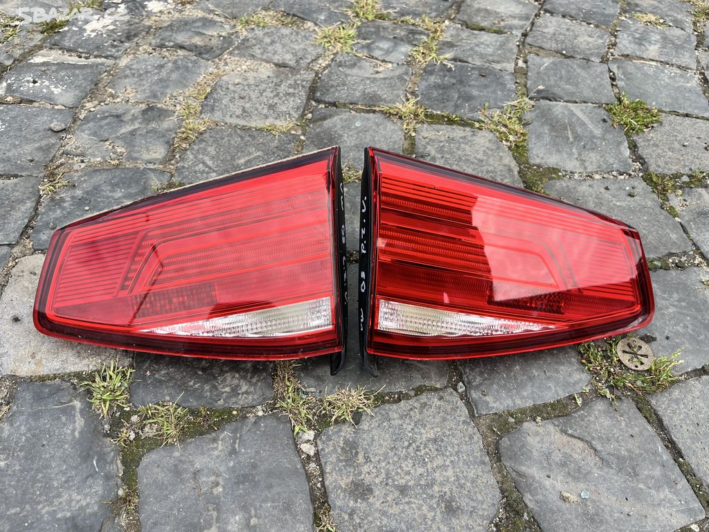 prodám na VW Passat B8 kombi vnitřní lampy