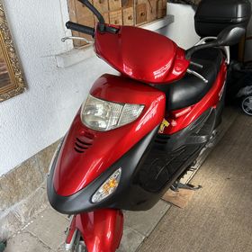 Obrázek k inzerátu: Skůtr KYMCO movie 125 XL