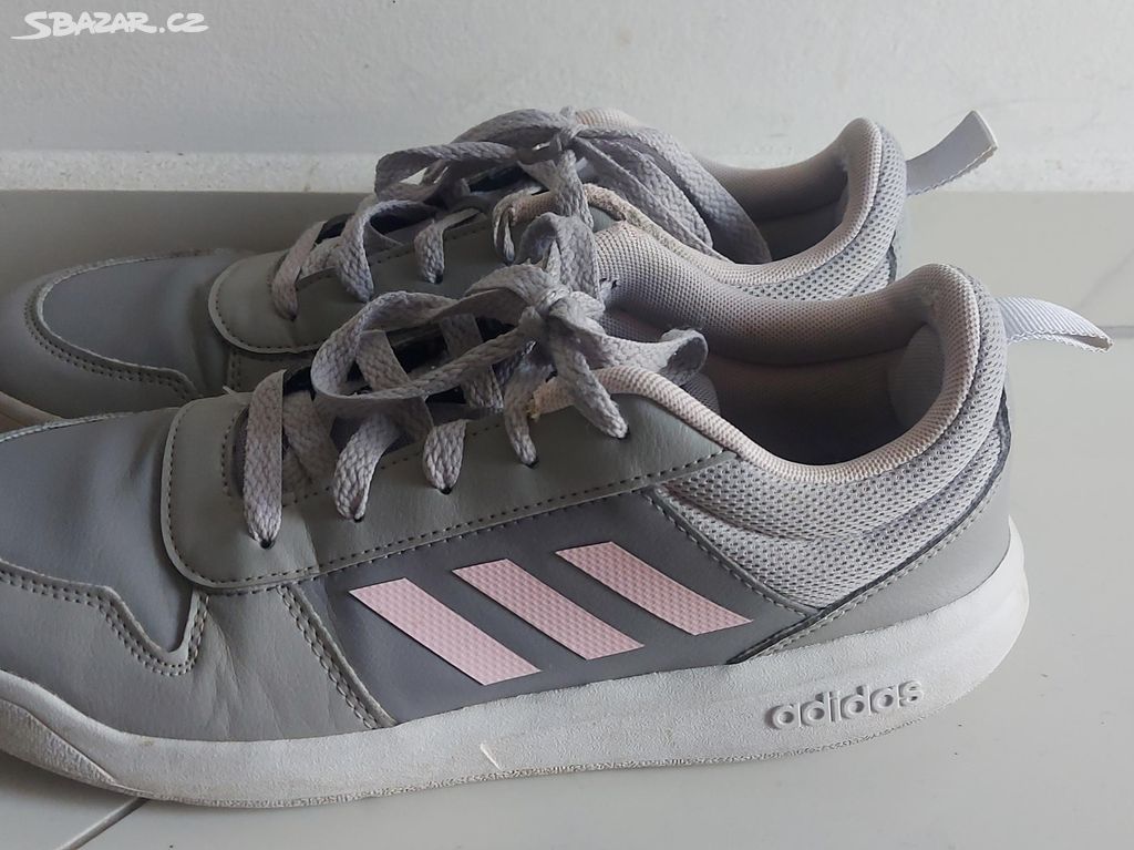 Dětské boty Adidas vel. 39,5