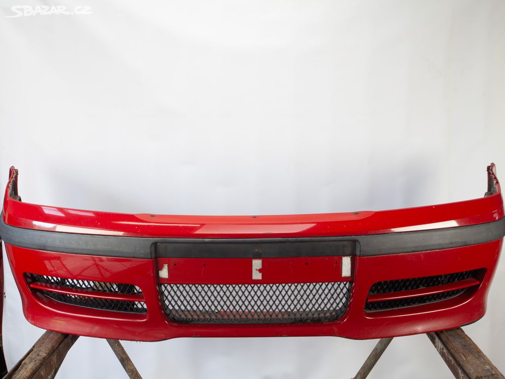 Octavia 1 RS - originální přední nárazník červený