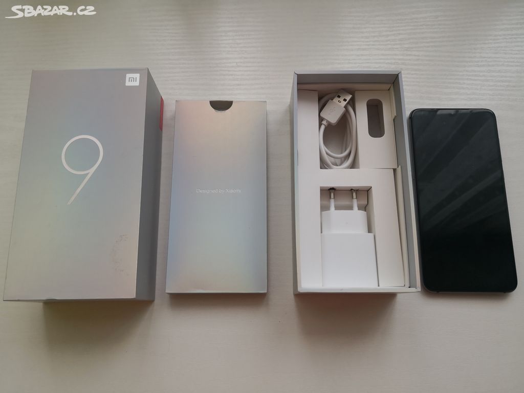 Xiaomi Mi 9 6/128 Gb + Bezdrátová nabíječka