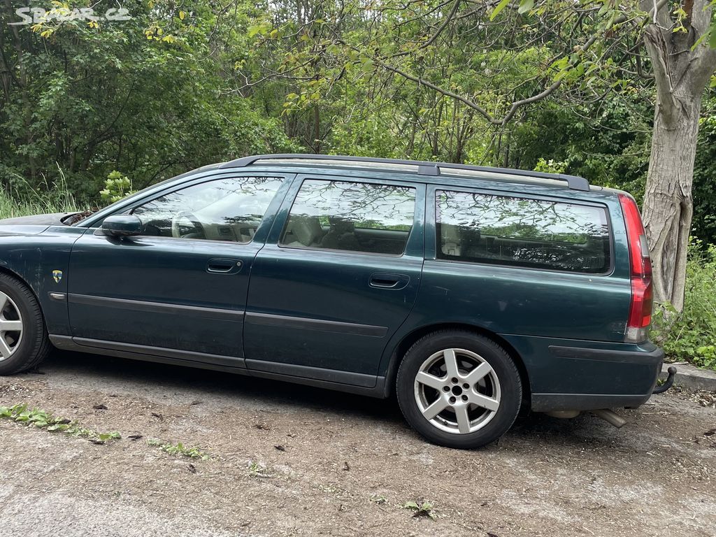 Volvo V70 2.5 D 103 kW, rok výroby 2000