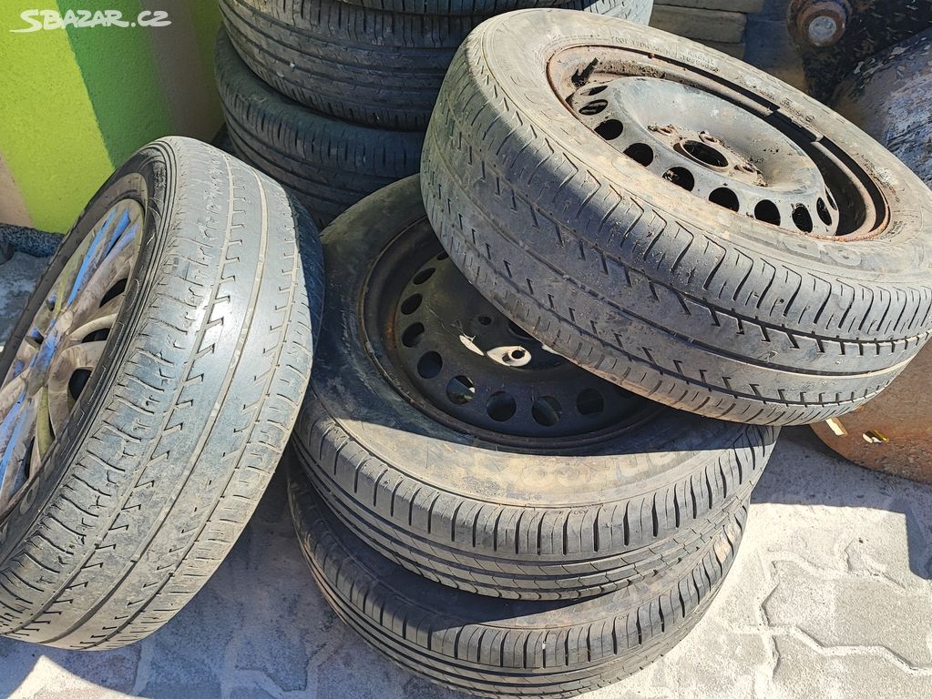 Gumy s plechovými disky 195x65xR15 Hankook 4ks