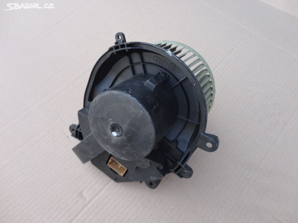 VENTILÁTOR TOPENÍ 8D1820021-VW PASSAT B 5.5