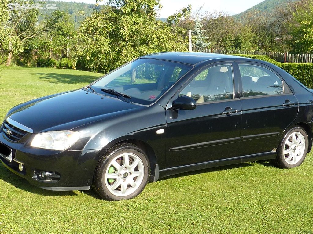 Kia Cerato 2,0CRDI nafta rok výroby 2004 222tis km