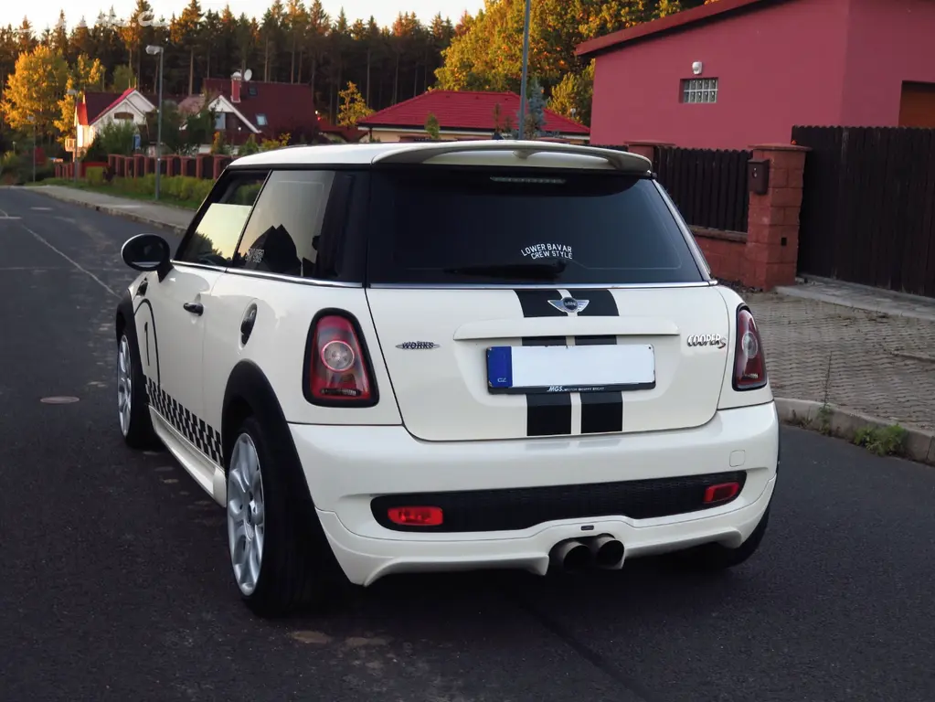 Mini Cooper JOHN COOPER WORKS 141kW CARBON - fotka 2