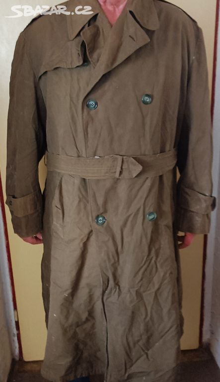 Starý vojenský kabát