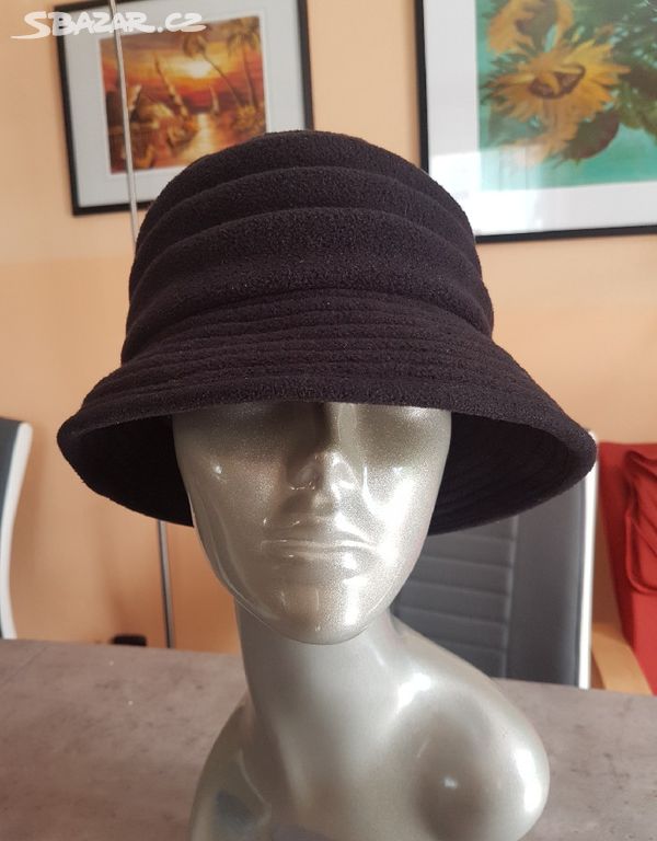 Pěkný flísový dámský klobouk jedna velikost